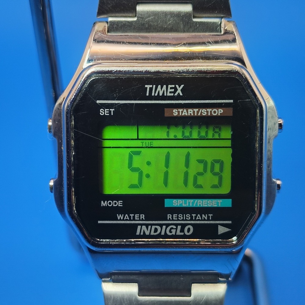 Vintage 2009 Timex Indiglo Classic Retro 39mm Mens Quartz Digital Sports Watch